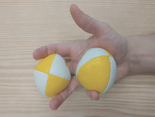 Fachgebiet Neurologie in der Praxis für Ergotherapie Görden Ball Training Hand